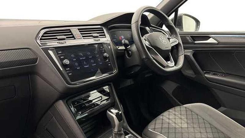 Used VW Tiguan R-line Edition 150 HP (110 kW) 2024 Black SUV