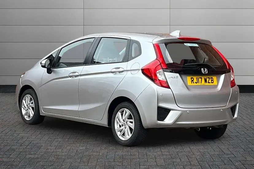 Used Honda Jazz SE 102 HP (75 kW) 2017 Silver Hatchback
