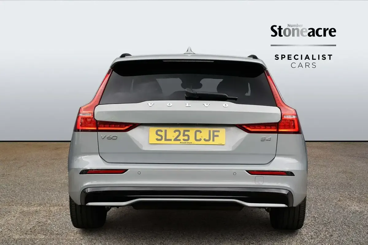 Used Volvo V60 Ultra 194 HP (142 kW) 2025 Grey Estate