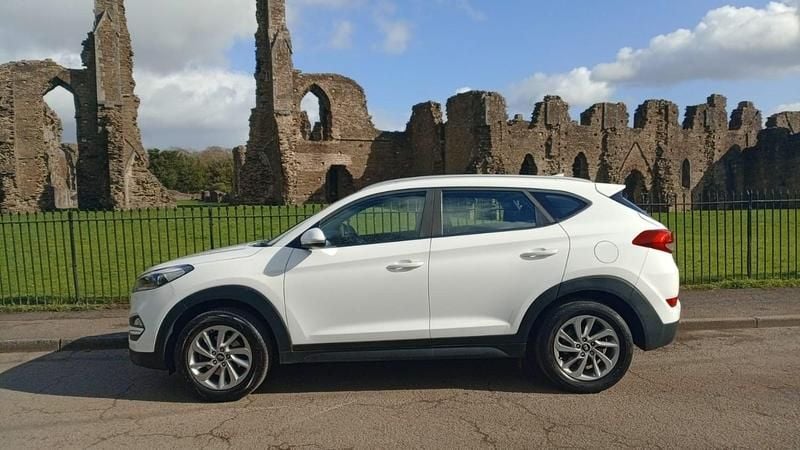 Used Hyundai Tucson SE 116 HP (85 kW) 2017 White SUV