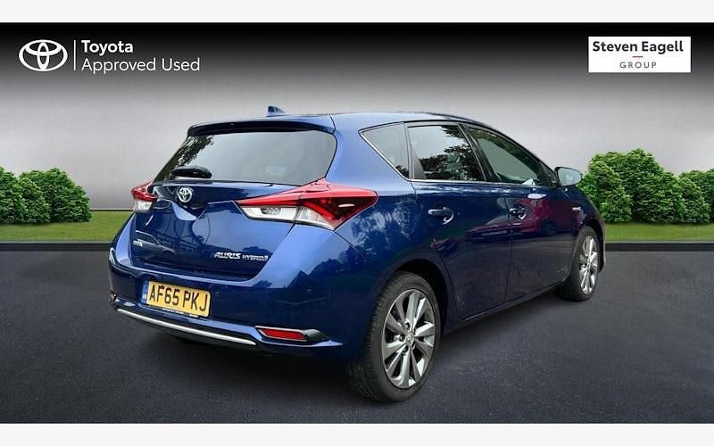 Used Toyota Auris Hybrid 136 HP (100 kW) 2016 Hatchback