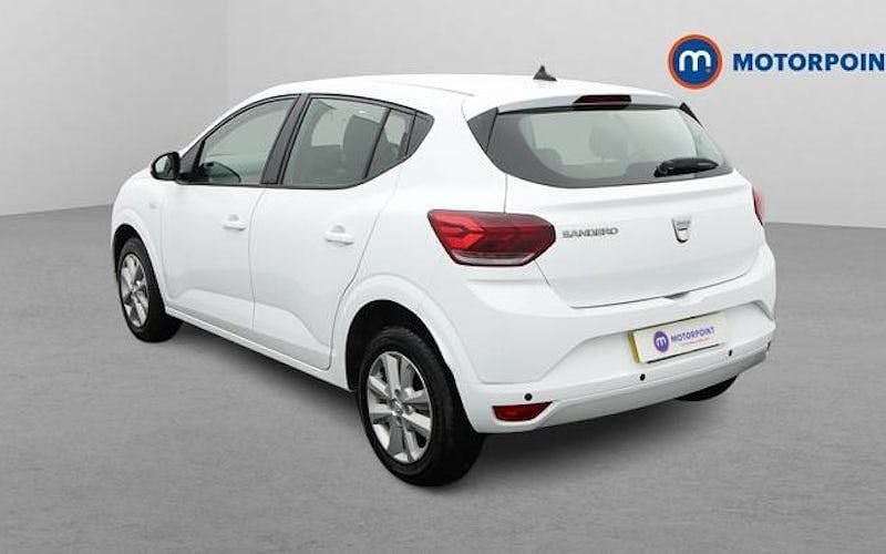 Used Dacia Sandero Comfort 91 HP (66 kW) 2022 White Hatchback