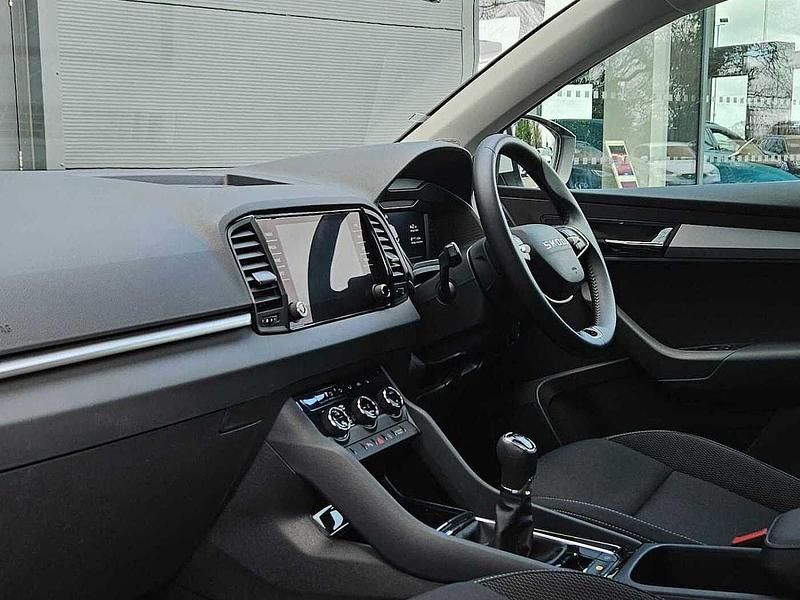 Used Skoda Karoq SE 110 HP (80 kW) 2025 White SUV