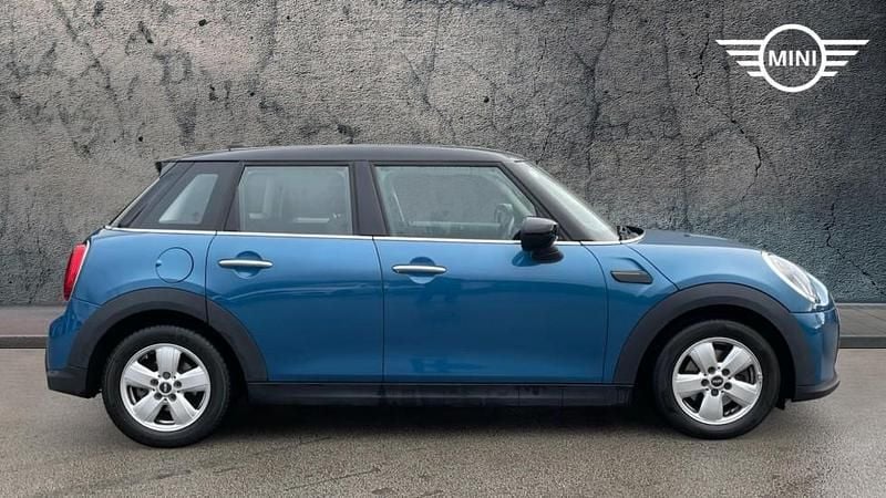Used Mini Cooper Classic 134 HP (98 kW) 2022 Blue Hatchback