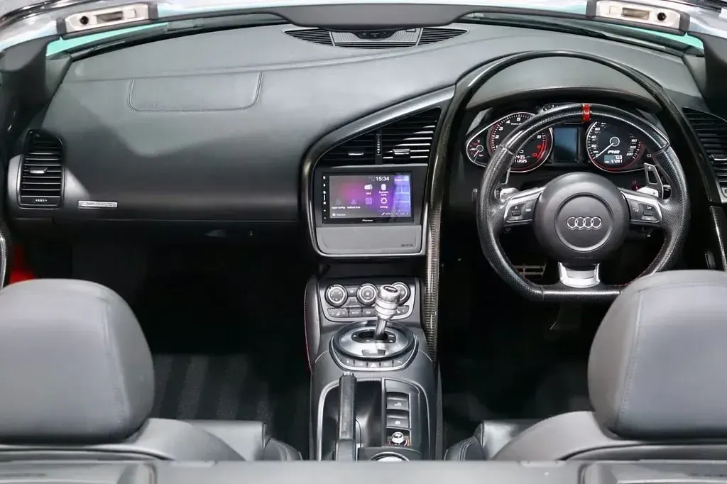 Used Audi R8 Spyder Business 525 HP (386 kW) 2010 White Cabriolet
