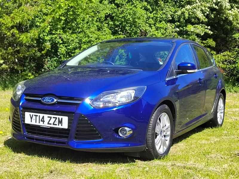 Used Ford Focus Titanium 123 HP (90 kW) 2014 Blue Hatchback