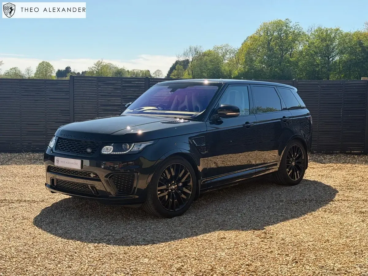 Used Land Rover Range Rover SVR 550 HP (404 kW) 2016 Black SUV