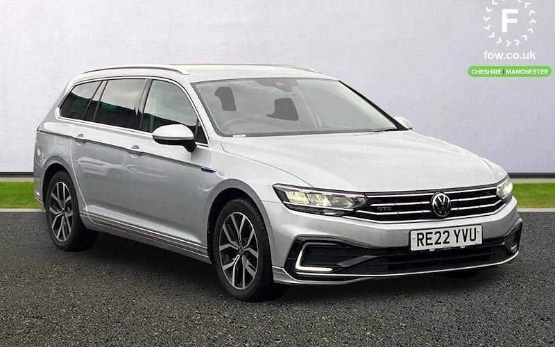 Silver Used 2022 VW Passat GTE Estate | £16,899 (Fair price) - Image 1/3