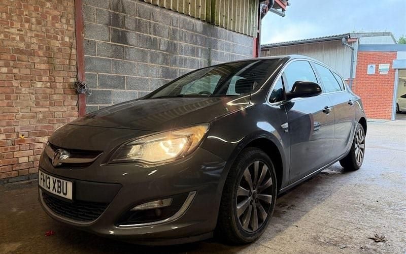 Used Vauxhall Astra 116 HP (85 kW) 2013 Hatchback