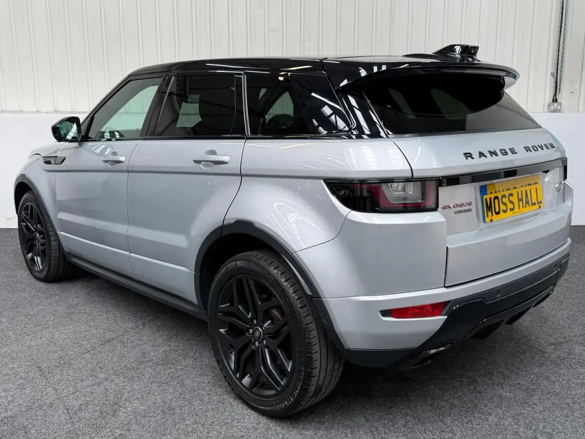 Used Land Rover Range Rover evoque HSE Dynamic 240 HP (176 kW) 2018 Silver Estate