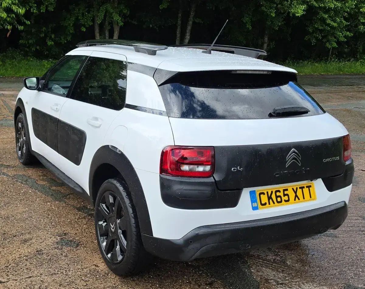 Used Citroën C4 Cactus Flair 2015 White Hatchback