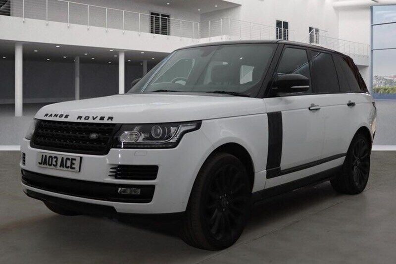 Used 2013 Land Rover Range Rover Vogue SE SUV | £17,995 (Fair price) - Image 1/1