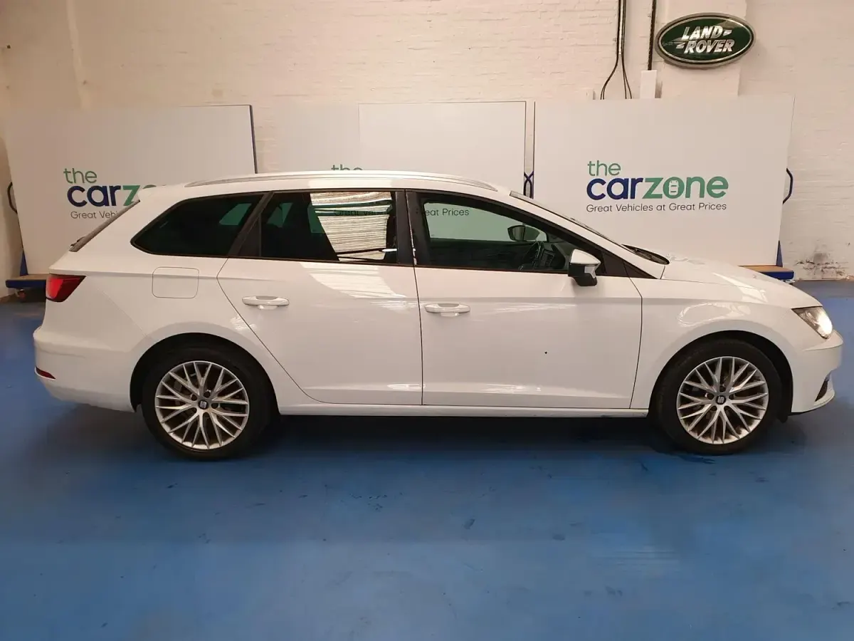 Begagnad Seat Leon ST SE Dynamic 110 HK (80 kW) 2017 Vit Kombi