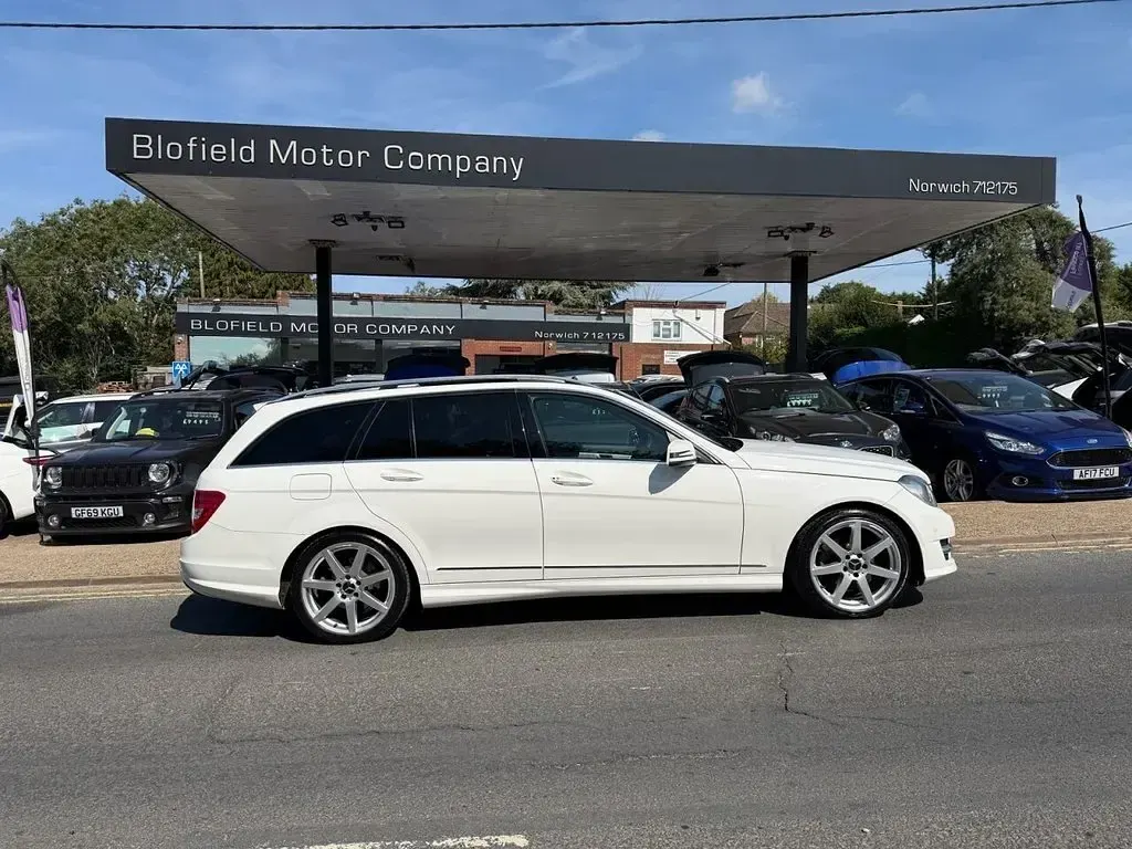 Used Mercedes C220 Sport Edition 167 HP (122 kW) 2014 White Estate
