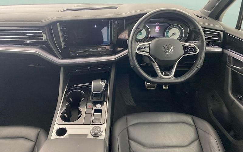 Used VW Touareg R-line 231 HP (169 kW) 2022 White SUV