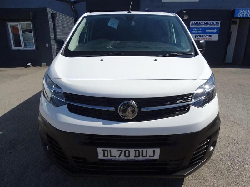Used Vauxhall Vivaro S 100 HP (73 kW) 2020 White MPV