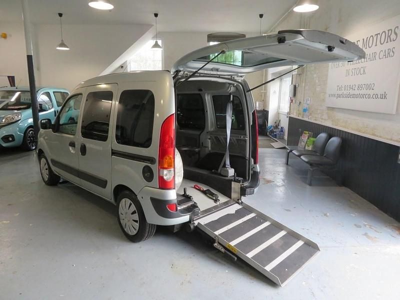 Silver Used 2006 Renault Kangoo Expression MPV | £4,990 - Image 1/3