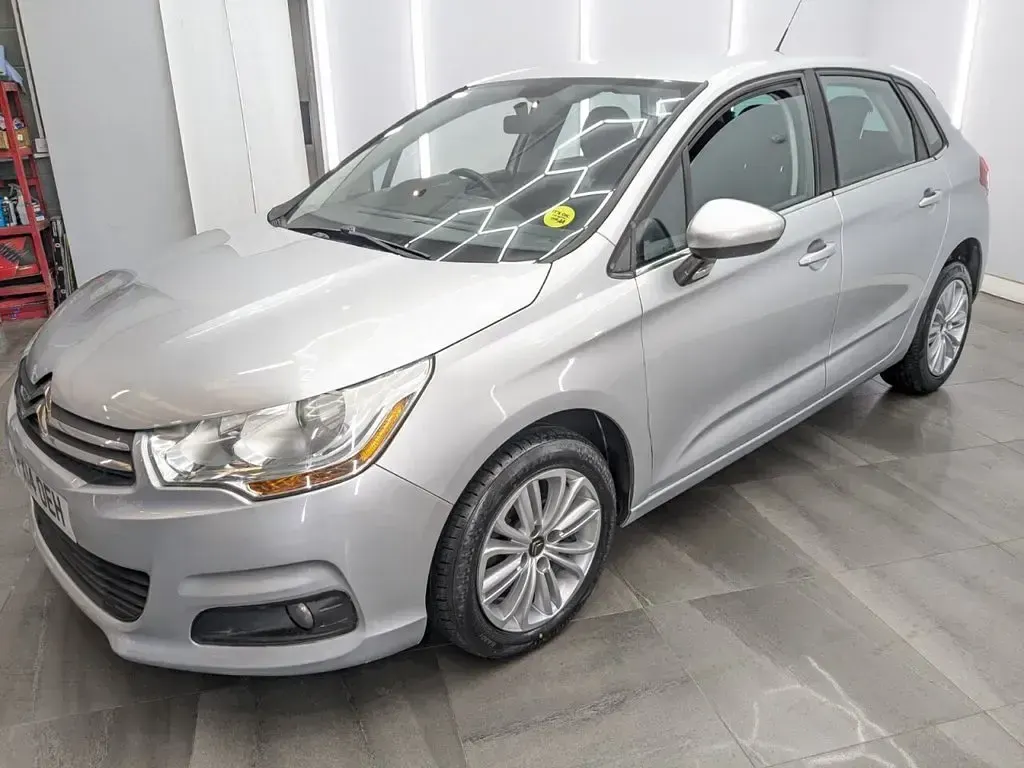 Used Citroën C4 VTR Sport 90 HP (66 kW) 2014 Silver Hatchback
