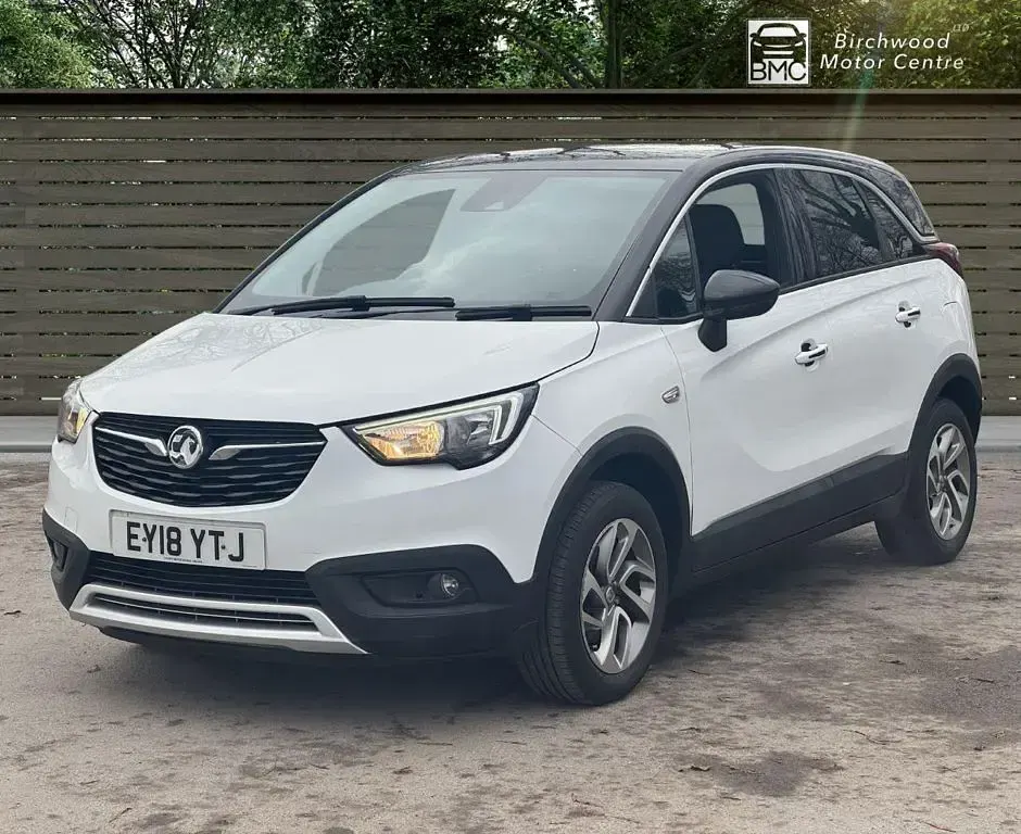 Used Vauxhall Crossland X S 130 HP (95 kW) 2018 White SUV
