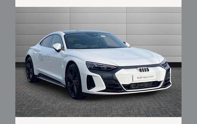 Used Audi e-tron GT quattro Comfort 384 kW (523 HP) 2022 White Sedan
