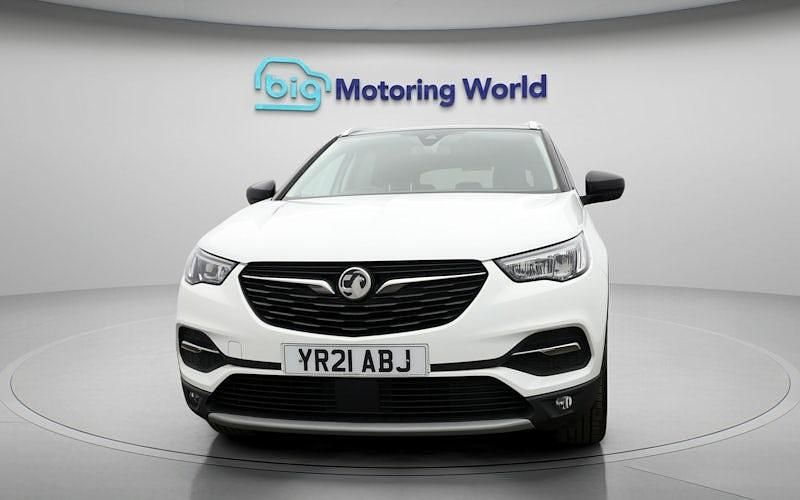 Used Vauxhall Grandland X Edition 131 HP (96 kW) 2021 White SUV