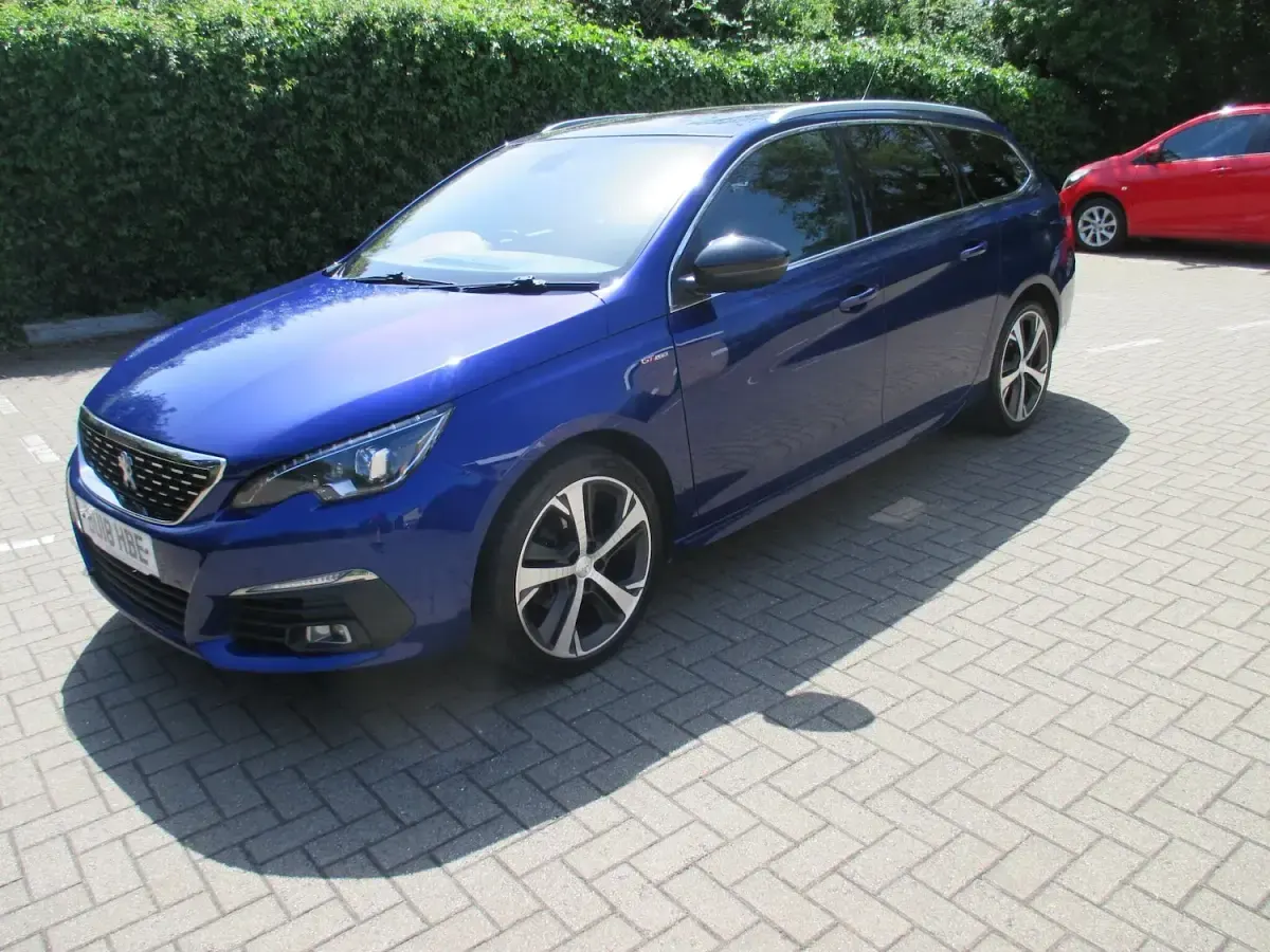Używany Peugeot 308 GT-line 2018 Niebieski Kombi