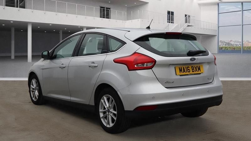 Used Ford Focus Zetec 2016 Silver Hatchback
