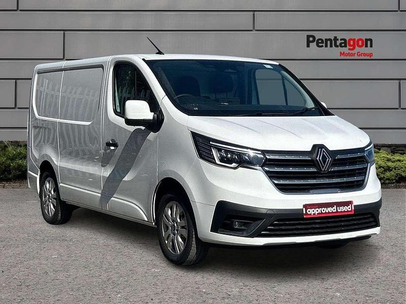 White New 2025 Renault Trafic Van | £31,672 - Image 1/4