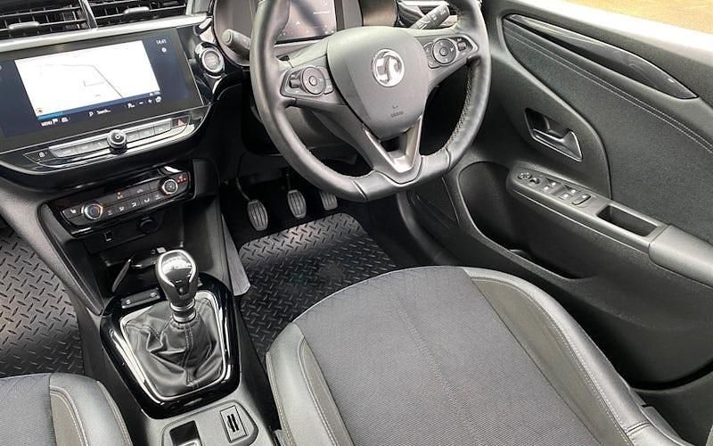 Used Vauxhall Corsa Elite 101 HP (74 kW) 2021 White Hatchback