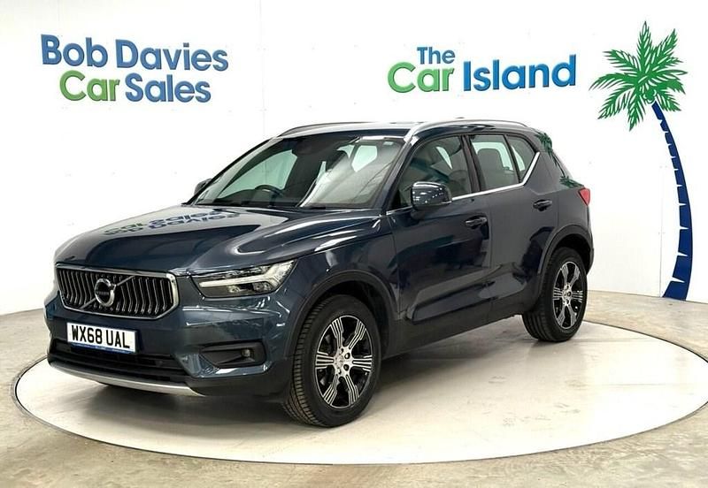Usado Volvo XC40 Inscription 156 HP (114 kW) 2018 Azul SUV