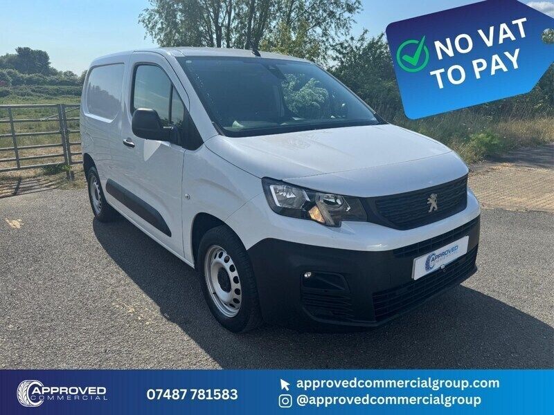 White Used 2023 Peugeot Partner Premium MPV | £11,000 (Super price) - Image 1/4