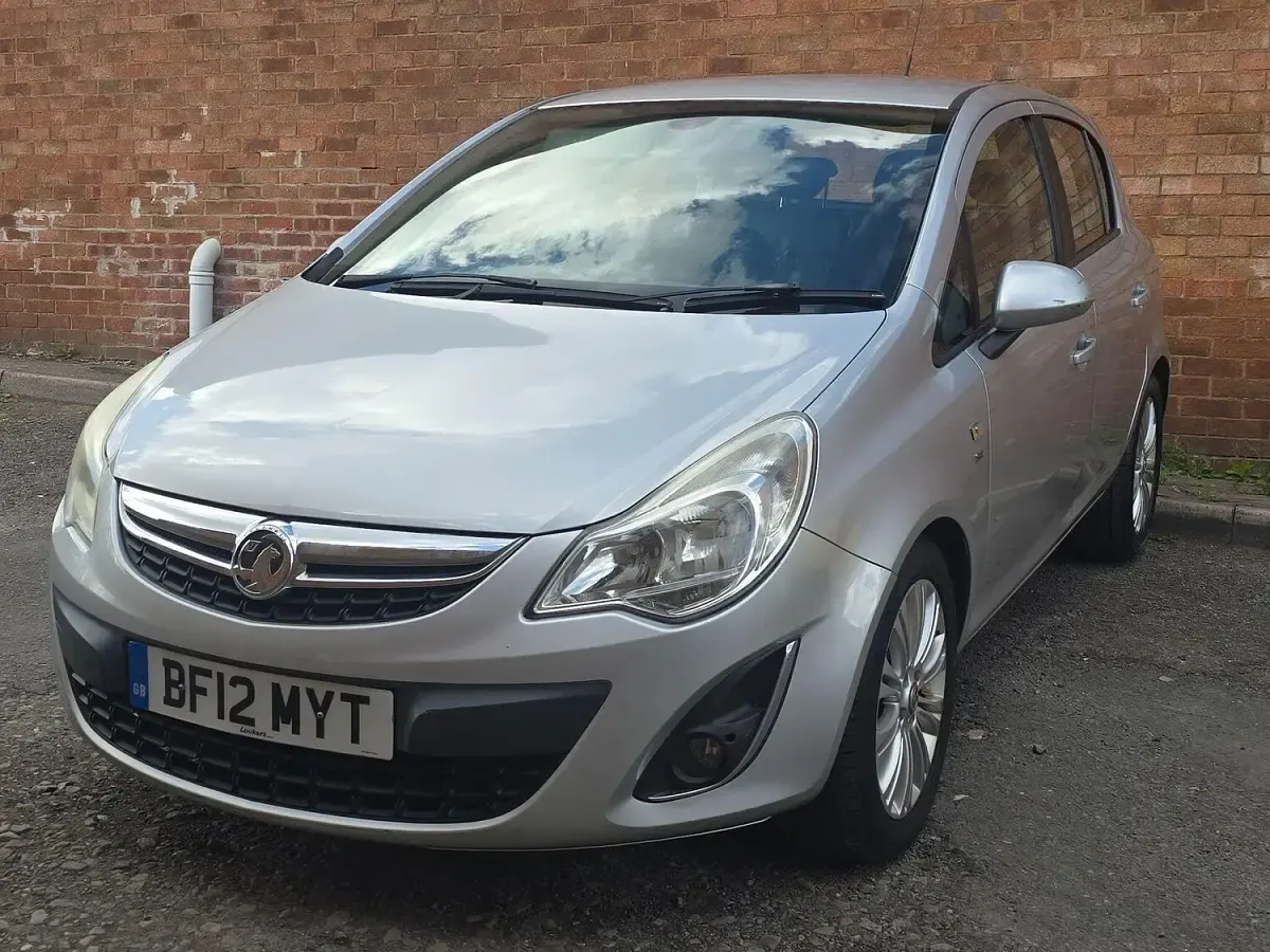 Used Vauxhall Corsa 100 HP (73 kW) 2012 Silver Hatchback