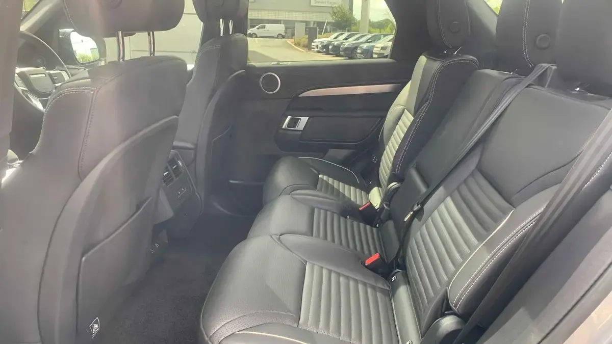 Used Land Rover Discovery 5 HSE Dynamic 300 HP (220 kW) 2024 Grey SUV
