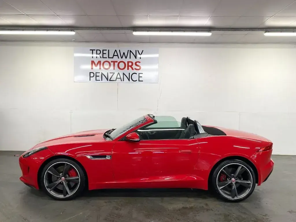 Used Jaguar F-Type Supercharged 380 HP (279 kW) 2015 Red Cabriolet