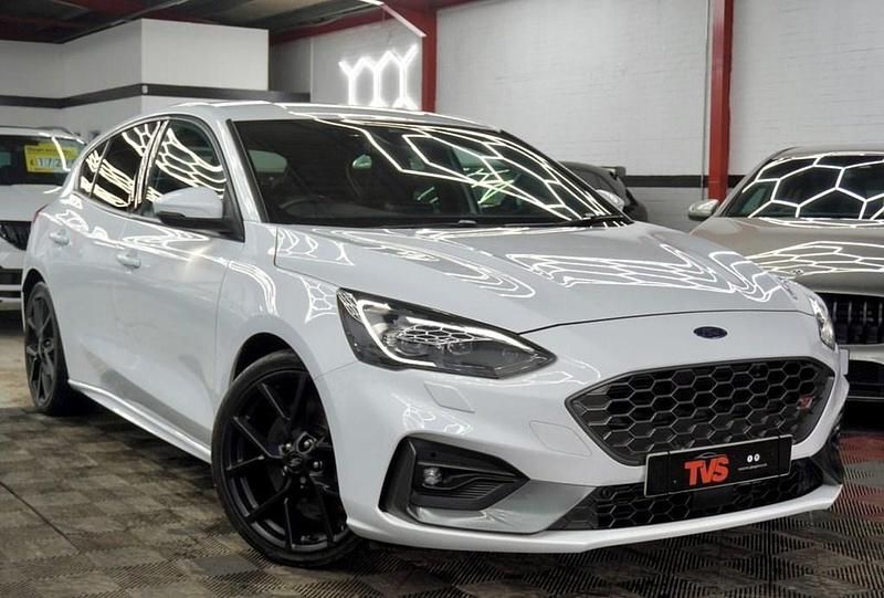 Used Ford Focus ST 280 HP (205 kW) 2019 White Hatchback