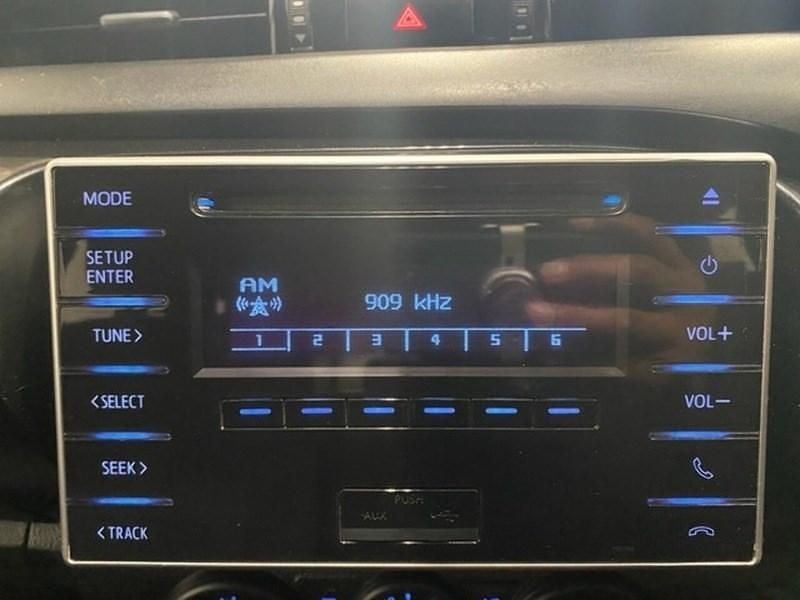 Used Toyota HiLux Active 148 HP (108 kW) 2020 White Pickup