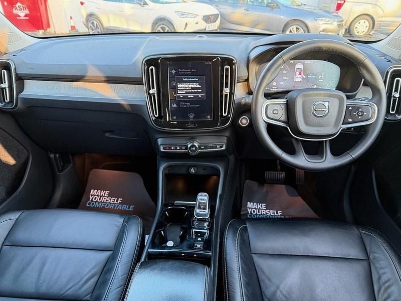 Used Volvo XC40 Inscription 2022 White SUV