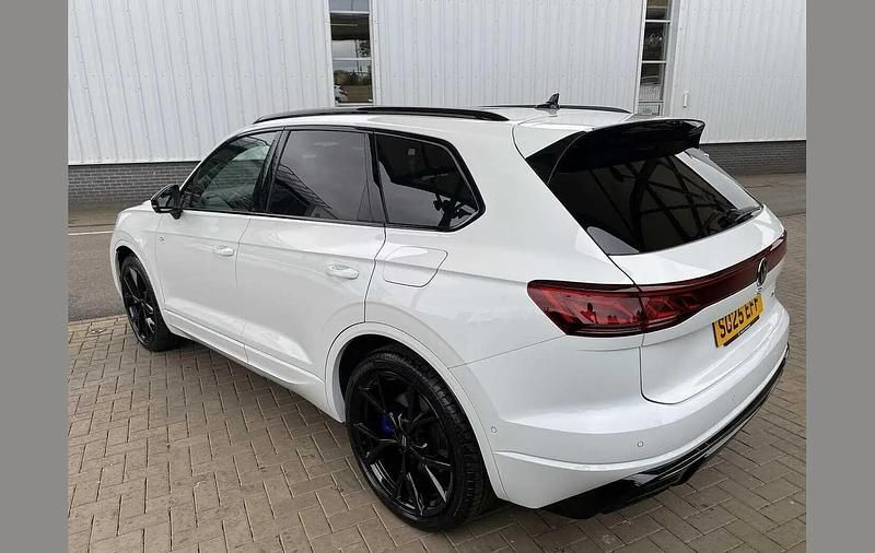 Used VW Touareg R 462 HP (339 kW) 2025 White SUV