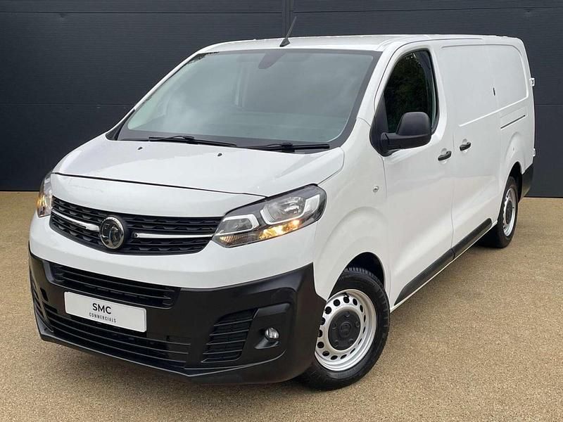 White Used 2022 Vauxhall Vivaro S MPV | £10,795 (Fair price) - Image 1/4