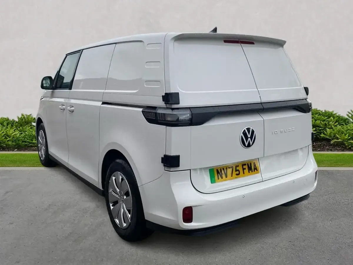 Usado VW ID. Buzz 210 kW (286 CV) 2025 Blanco Monovolumen