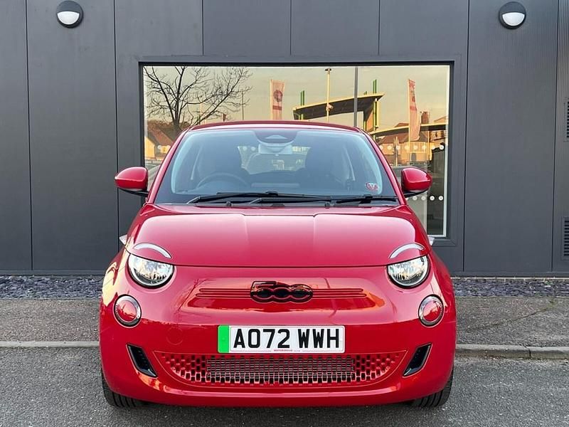 Gebraucht Fiat 500e Red 86 kW (118 PS) 2022 Rot Kleinwagen