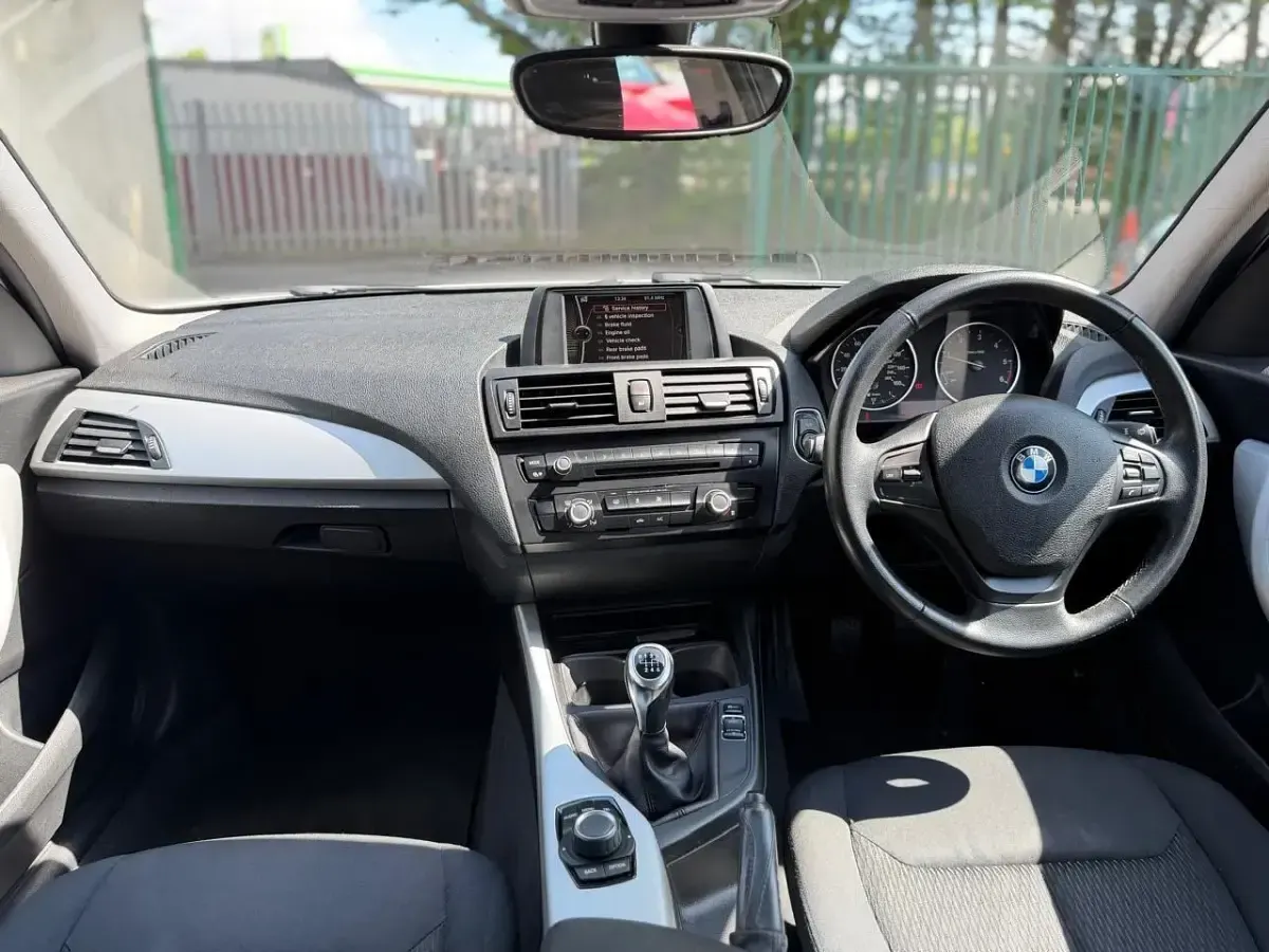 Begagnad BMW 116 Efficient Dynamics 2012 Vit Halvkombi