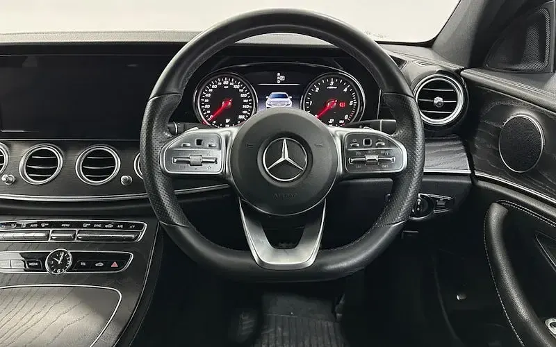 Used Mercedes E220 AMG line 194 HP (142 kW) 2018 Blue Sedan