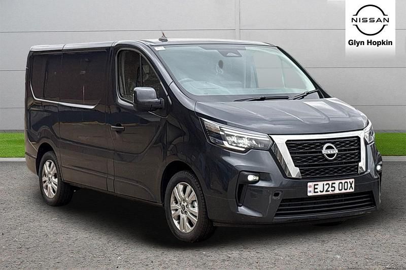 Grey New 2025 Nissan Primastar Tekna MPV | £22,340 (Super price) - Image 1/4