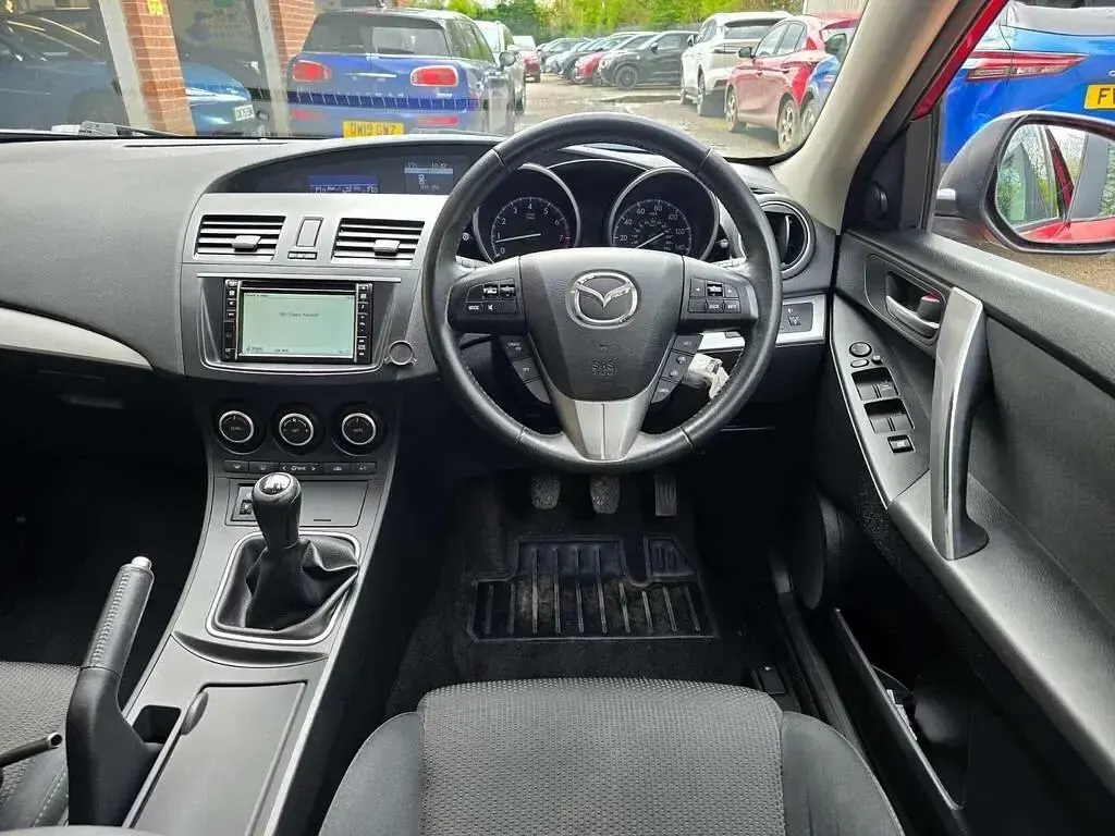Usado Mazda 3 Edition 105 HP (77 kW) 2013 Vermelho Citadino