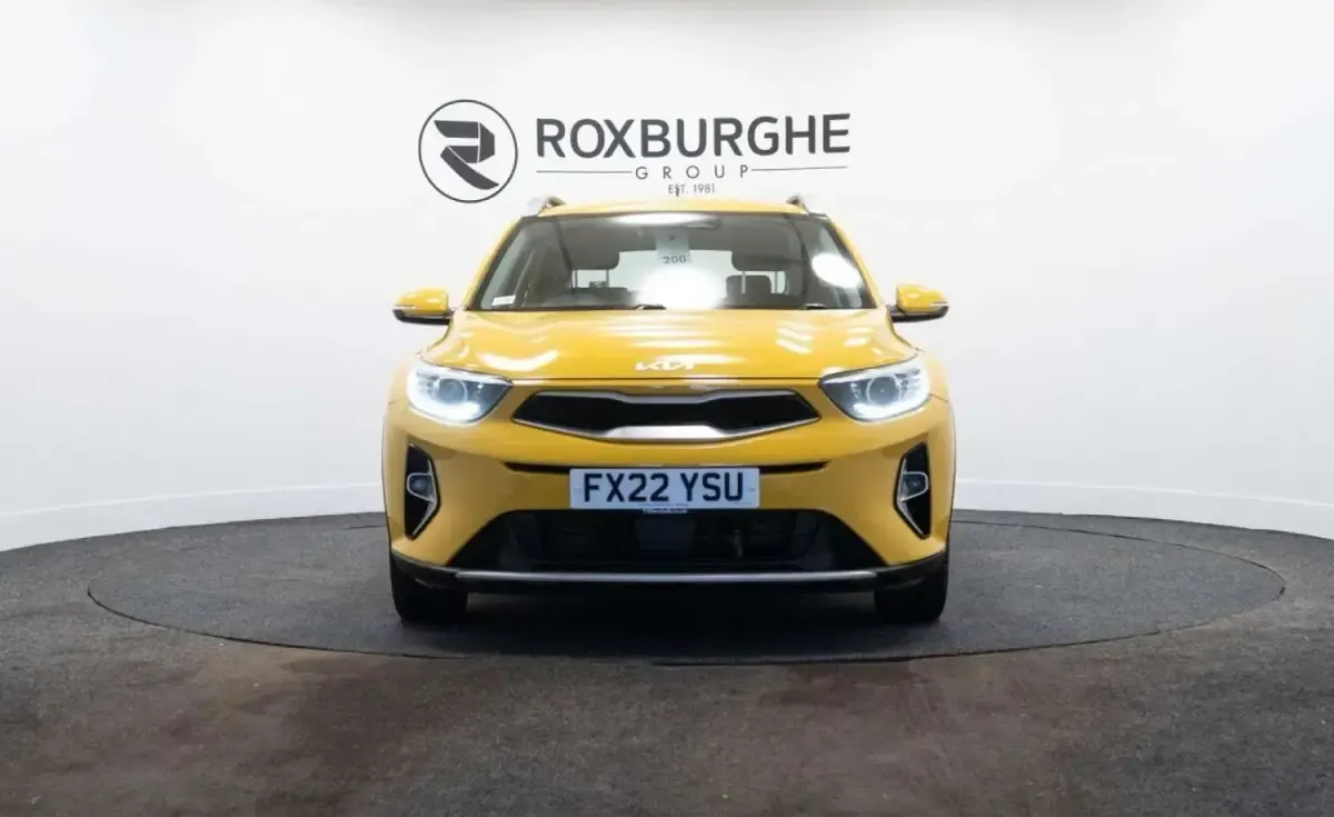 Second-hand Kia Stonic 99 CP (72 kW) 2022 Galben SUV
