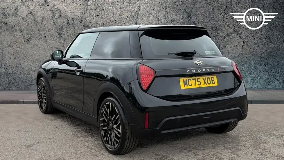 Used Mini Cooper S Hatch 201 HP (147 kW) 2026 Black Hatchback