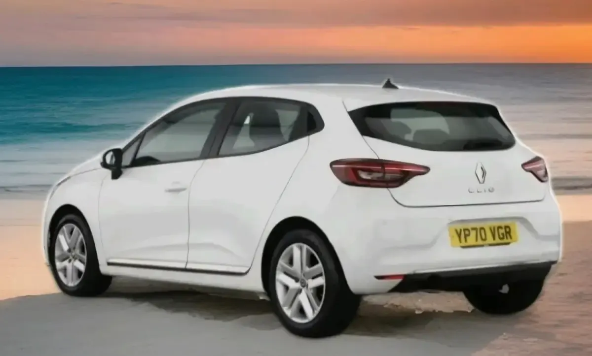 Used Renault Clio V Iconic 2020 White Hatchback