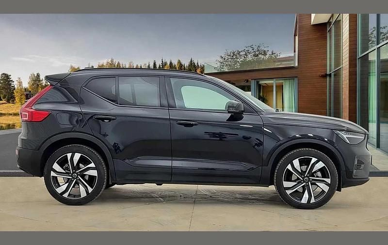 Used Volvo XC40 Plus 161 HP (118 kW) 2025 Black SUV