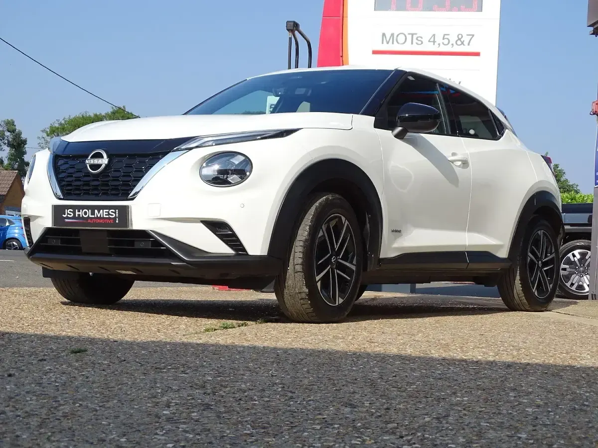 Used Nissan Juke N-Connecta 143 HP (105 kW) 2024 White SUV